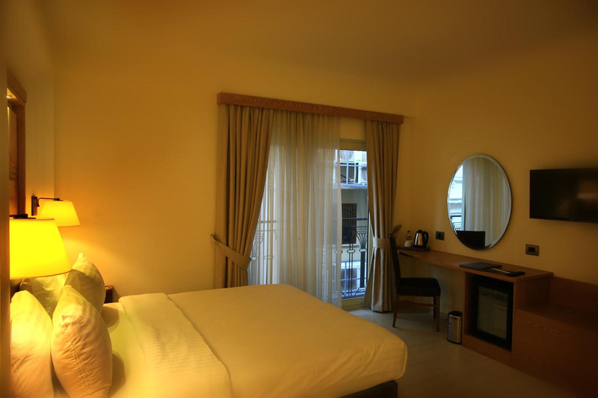 Deluxe Room,823765544:JPEG